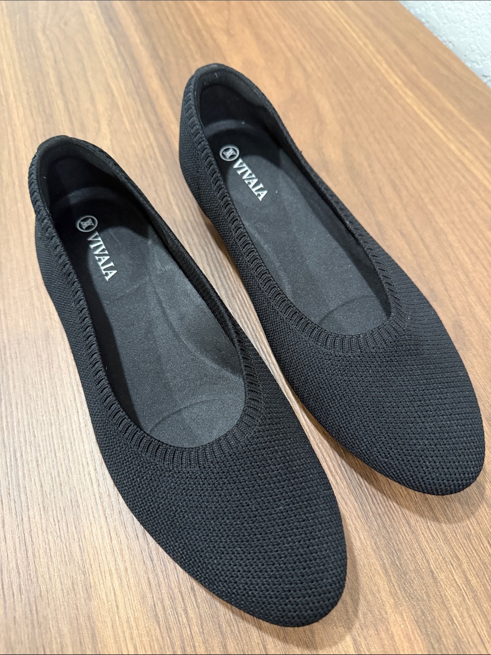 Vivaia Black Knit Slip-On Ballet Flats